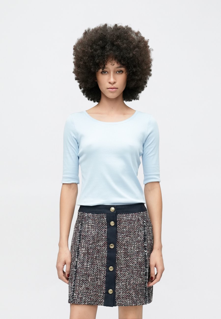 Футболка Marc Cain Basic T-shirt, Skyway New/Blue, Синий, Футболка Marc Cain Basic T-shirt, Skyway New/Blue
Футболка Marc Cain Basic T-shirt, Skyway New/Blue, Синий, Футболка Marc Cain Basic T-shirt, Skyway New/Blue