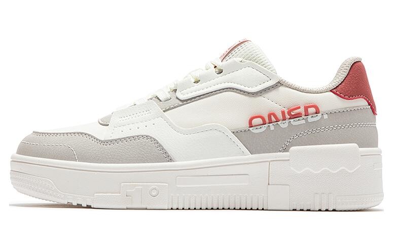 Кеды, скейтборд обувь женская низкая белый/серый/красный 361° 
Кеды, скейтборд обувь женская низкая белый/серый/красный 361°