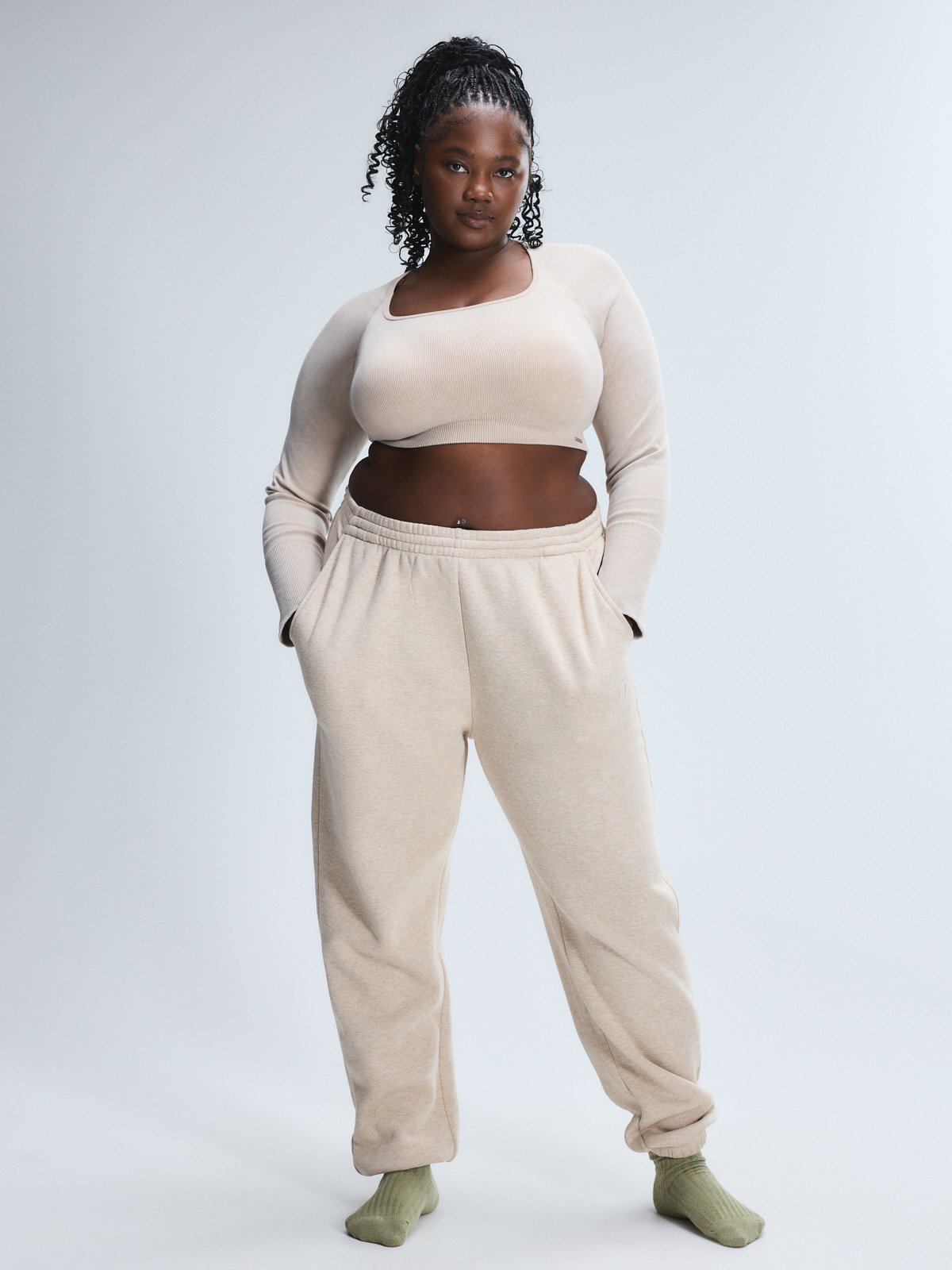 Спортивные штаны Savage X Fenty Essential Fleece Classic, цвет Beige Latte Heather
Спортивные штаны Savage X Fenty Essential Fleece Classic, цвет Beige Latte Heather