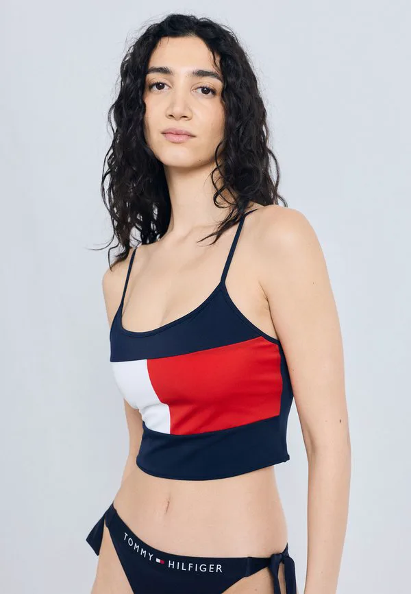 Фирменный топ от танкини с цветовыми блоками, верх от бикини. Tommy Hilfiger, Dark Night Navy, Синий, Фирменный топ от танкини с цветовыми блоками, верх от бикини. Tommy Hilfiger, Dark Night Navy
Фирменный топ от танкини с цветовыми блоками, верх от бикини. Tommy Hilfiger, Dark Night Navy, Синий, Фирменный топ от танкини с цветовыми блоками, верх от бикини. Tommy Hilfiger, Dark Night Navy
