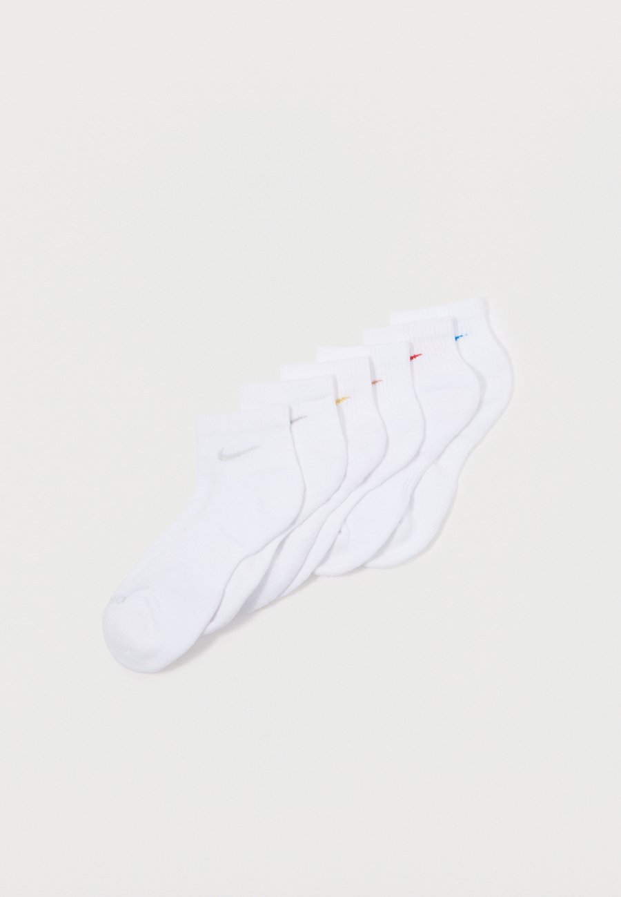 Носки Nike Performance EVERYDAY PLUS CUSHIONED ANKLE 6 PACK UNISEX, White
Носки Nike Performance EVERYDAY PLUS CUSHIONED ANKLE 6 PACK UNISEX, White
