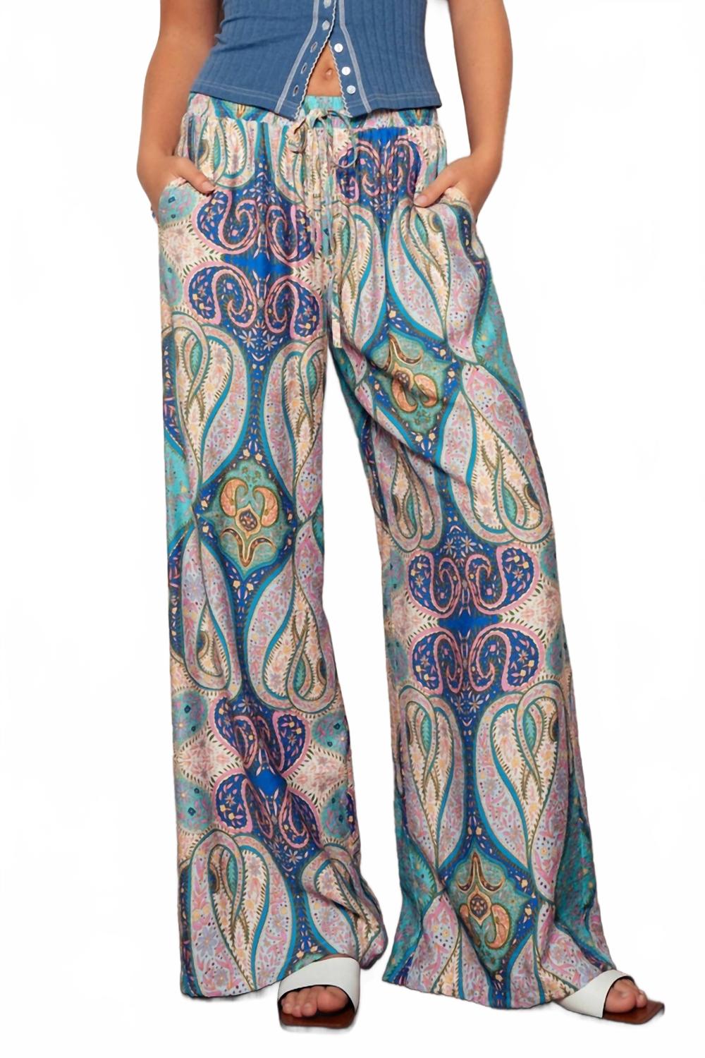 Пейсли принт широкие брюки в синих тонах Urban Daizy
Пейсли принт широкие брюки в синих тонах Urban Daizy