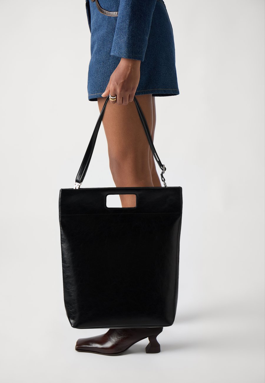 Сумка-шоппер Samsøe Samsøe JENNIE TOTE BAG , Black
Сумка-шоппер Samsøe Samsøe JENNIE TOTE BAG , Black