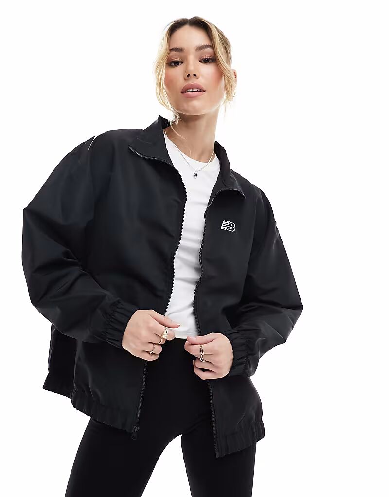 Куртка New Balance Sport тканая черного цвета
Куртка New Balance Sport тканая черного цвета