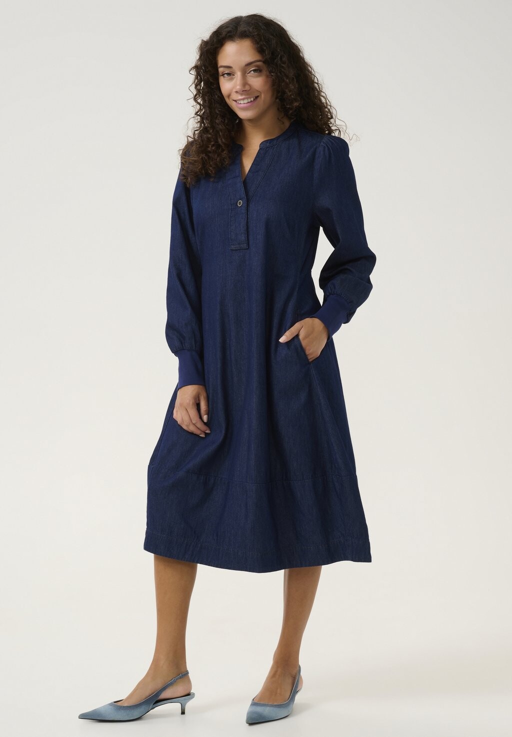 Джинсовое платье ALLURA ARPA Culture, темно-синий
Джинсовое платье ALLURA ARPA Culture, темно-синий