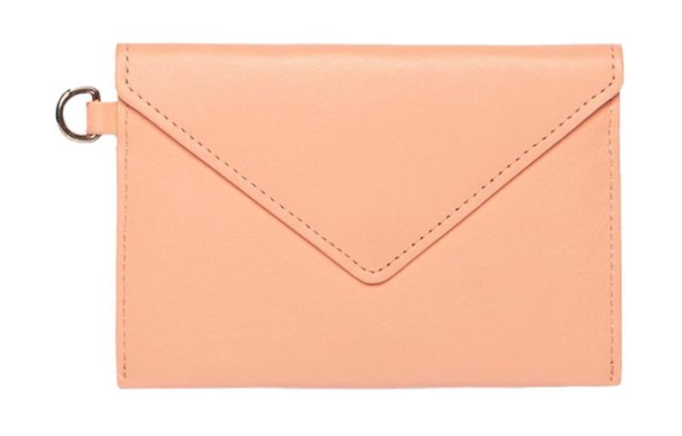 Maison Kitsune Кожаный картхолдер унисекс персиковый
Maison Kitsune Кожаный картхолдер унисекс персиковый