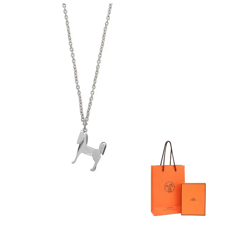 Hermes Колье Panache Metal с палладиевым покрытием, унисекс, серебро
Hermes Колье Panache Metal с палладиевым покрытием, унисекс, серебро