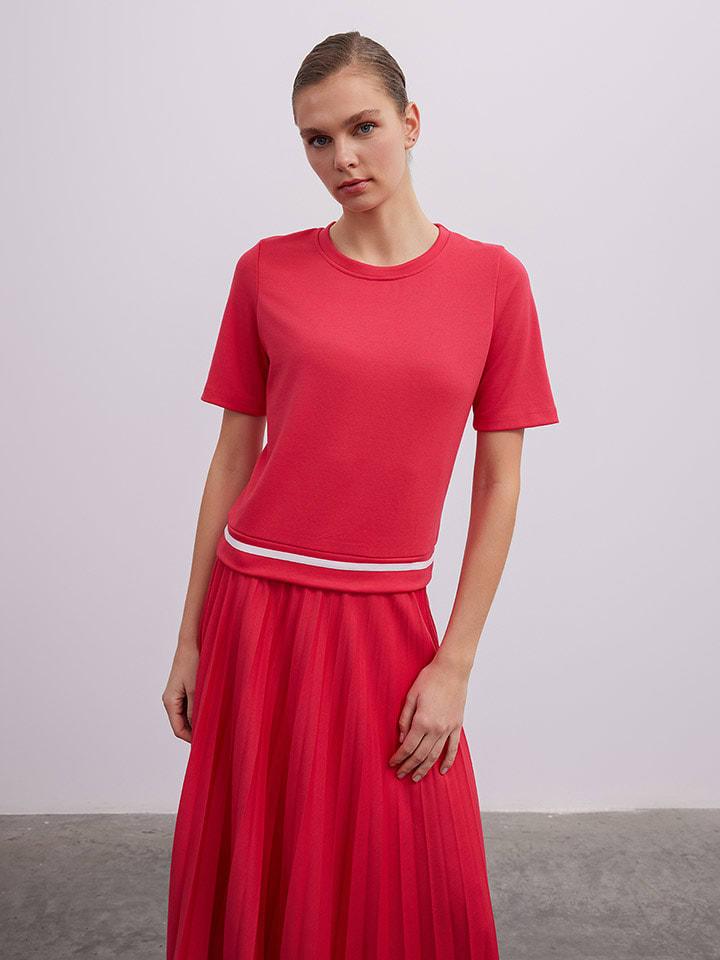 Футболка BGN, коралловый
Футболка BGN, коралловый