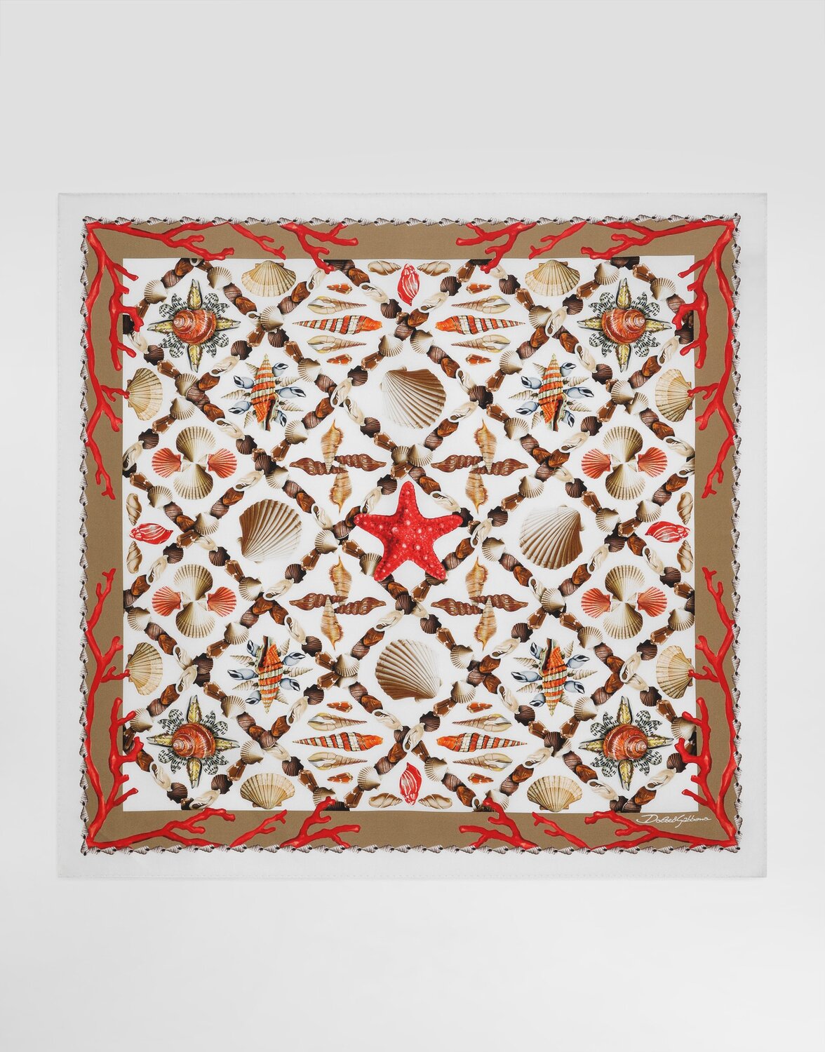 Шелковый шарф с принтом ракушек Dolce & Gabbana, мультиколор
Шелковый шарф с принтом ракушек Dolce & Gabbana, мультиколор