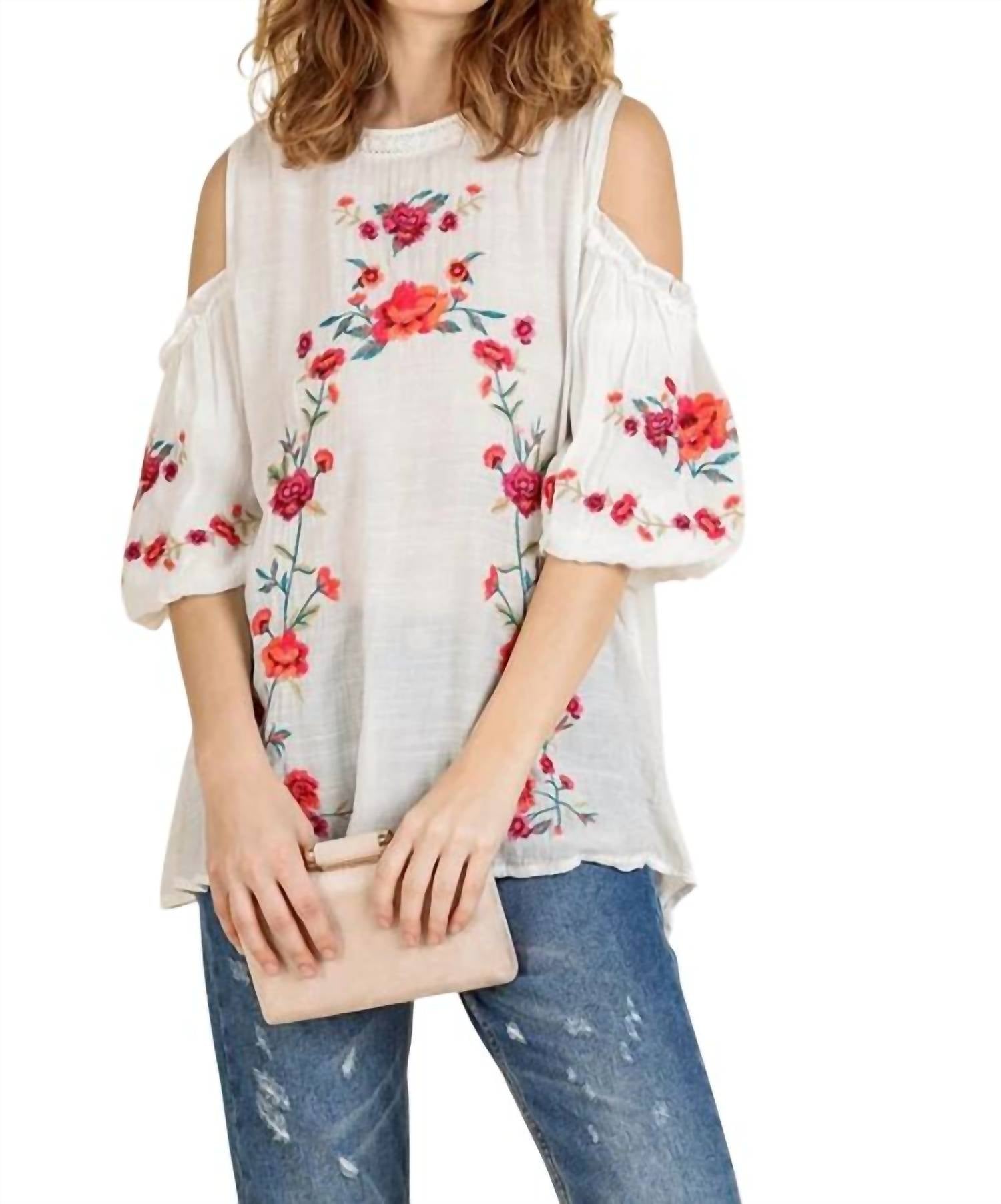 Вышитая крестьянская блуза с цветочным узором в оттенке слоновой кости Umgee
Вышитая крестьянская блуза с цветочным узором в оттенке слоновой кости Umgee