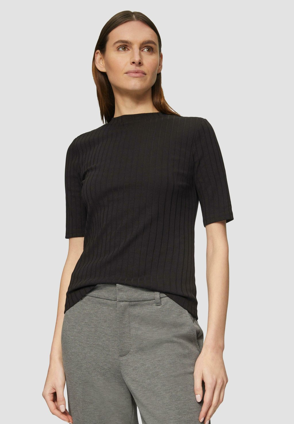 Базовая футболка s.Oliver, черный
Базовая футболка s.Oliver, черный