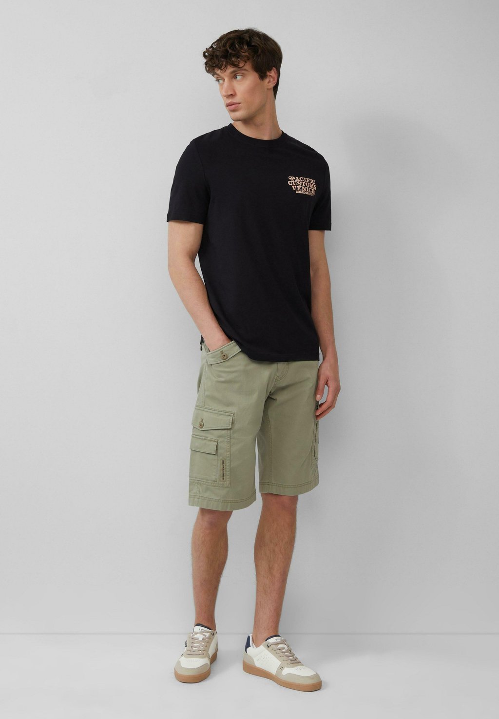 Футболка с принтом MIT CREWNECK UND ARTWORK s.Oliver, черный
Футболка с принтом MIT CREWNECK UND ARTWORK s.Oliver, черный