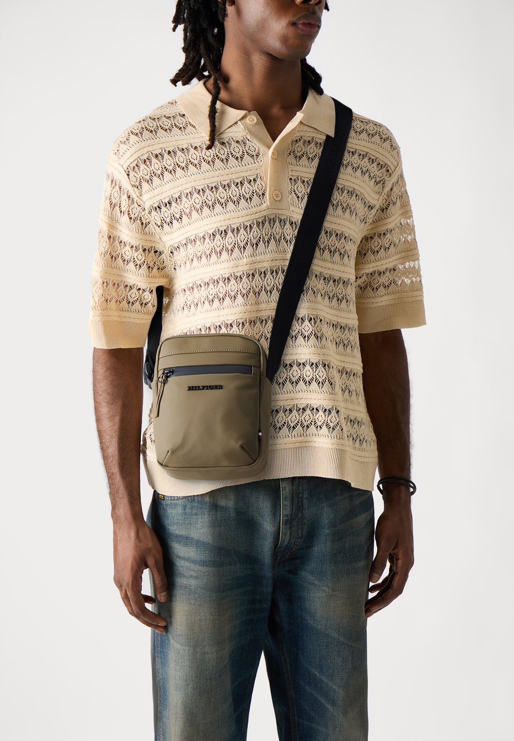 Сумка через плечо MINI REPORTER Tommy Hilfiger, серый
Сумка через плечо MINI REPORTER Tommy Hilfiger, серый