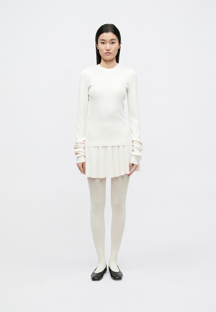 Джемпер A. Roege Hove TRINE LONG SLEEVE, Ecru/Off-White
Джемпер A. Roege Hove TRINE LONG SLEEVE, Ecru/Off-White