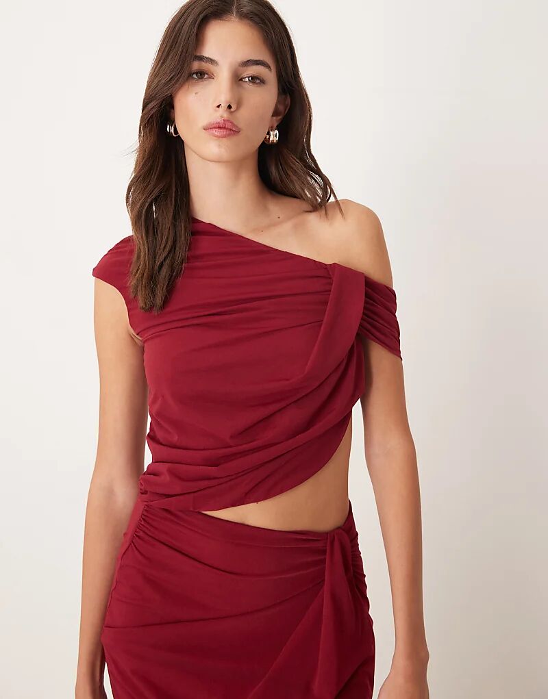 Комбинируемый топ из полупрозрачной сетки с асимметричной драпировкой от ASOS DESIGN красного цвета
Комбинируемый топ из полупрозрачной сетки с асимметричной драпировкой от ASOS DESIGN красного цвета