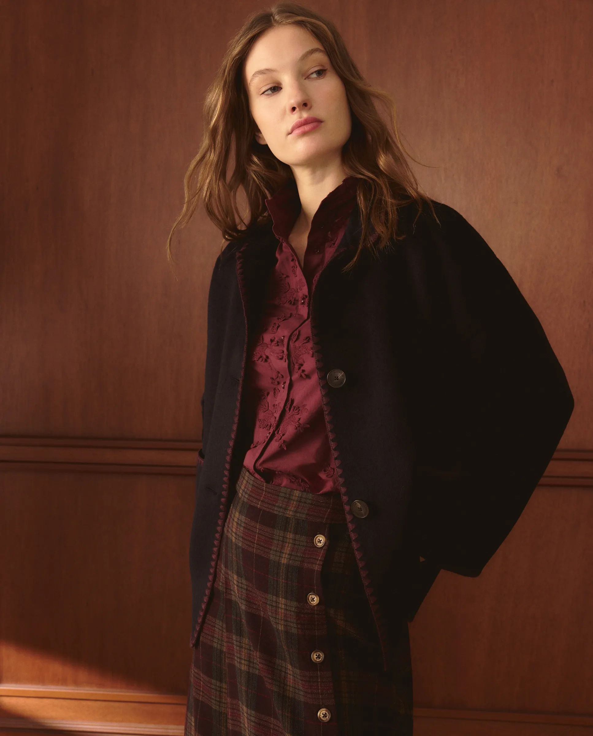 Женское однотонное шершавая куртка Lloyd's, темно-синий
Женское однотонное шершавая куртка Lloyd's, темно-синий