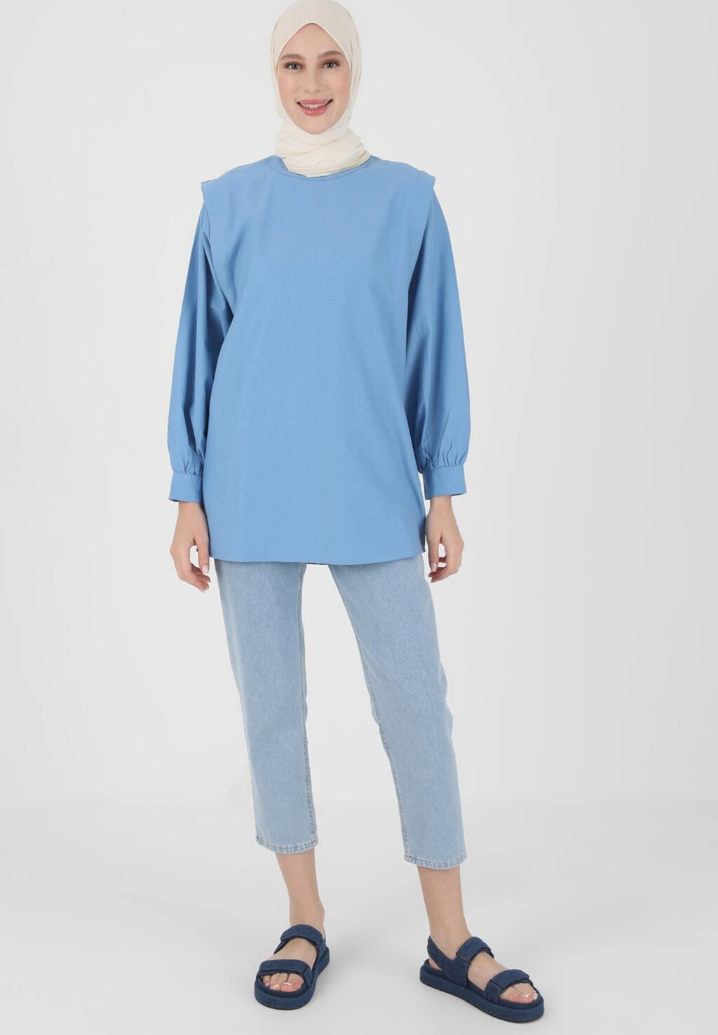 Блуза CREW NECK REFKA Modanisa, светло-голубой
Блуза CREW NECK REFKA Modanisa, светло-голубой