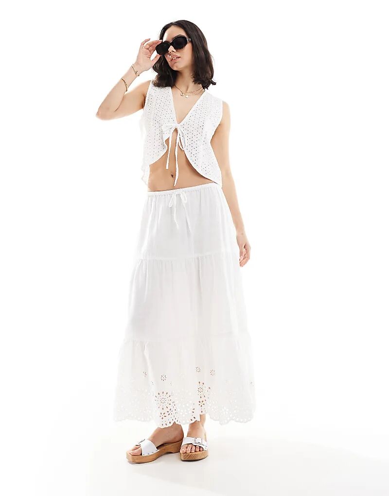 Юбка мидакси Wednesday's Girl с многоярусной вышивкой кремового цвета
Юбка мидакси Wednesday's Girl с многоярусной вышивкой кремового цвета