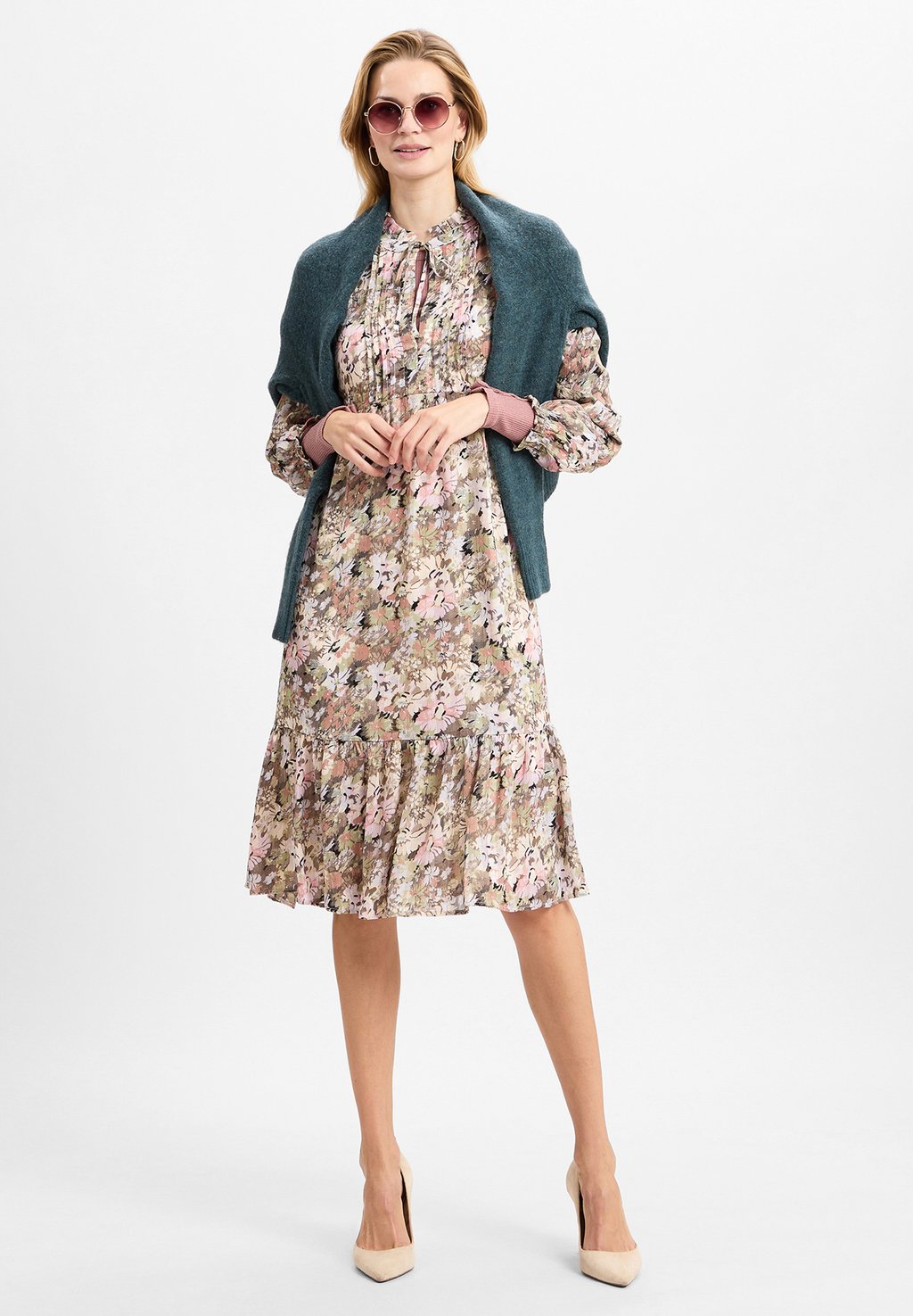 Повседневное платье Marie Lund, бежевый
Повседневное платье Marie Lund, бежевый