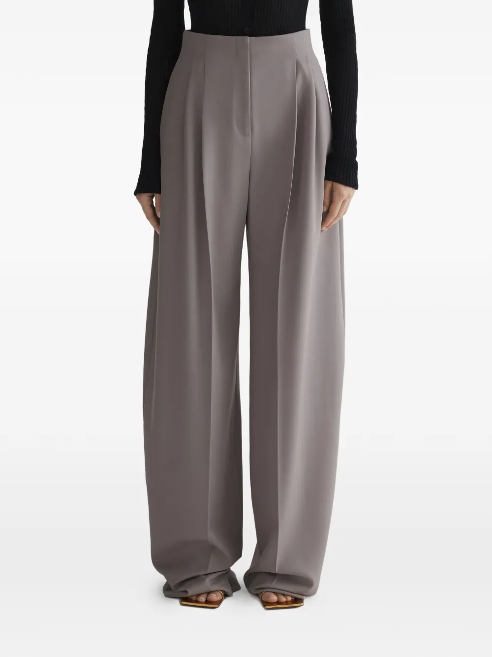 Широкие брюки с завышенной талией Mugler, серый
Широкие брюки с завышенной талией Mugler, серый