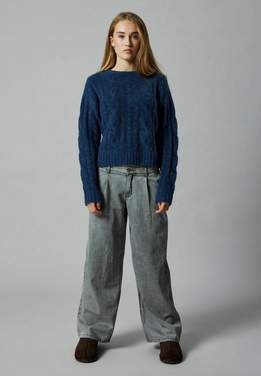 Джемпер LMTD ZOPF, Ombre Blue/Blue
Джемпер LMTD ZOPF, Ombre Blue/Blue