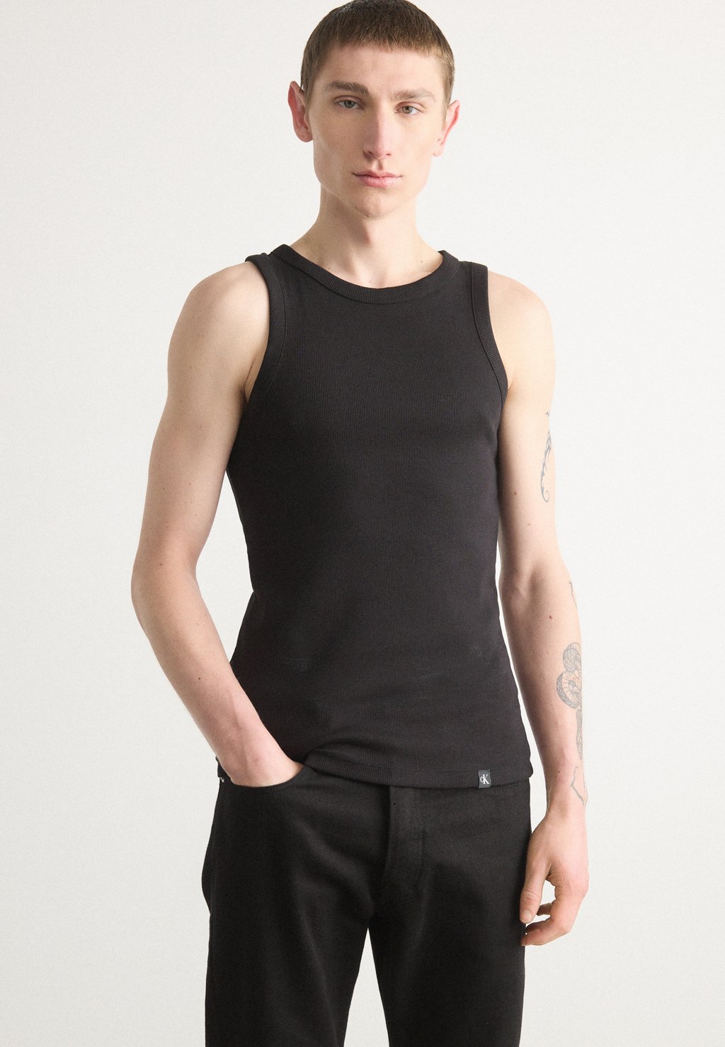 Майка TANK Calvin Klein Jeans, черный
Майка TANK Calvin Klein Jeans, черный