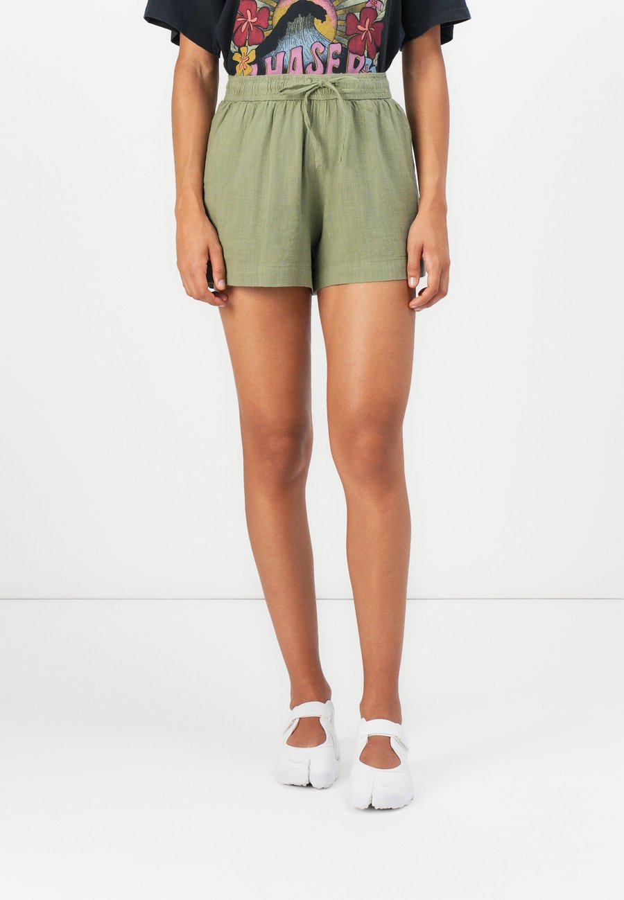 Шорты Roxy LEKEITIO BREAK SLUB, Oil Green/Khaki
Шорты Roxy LEKEITIO BREAK SLUB, Oil Green/Khaki