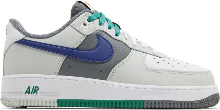 Кроссовки Air Force 1 '07 LV8 'Split - Light Silver Deep Royal', серый
Кроссовки Air Force 1 '07 LV8 'Split - Light Silver Deep Royal', серый