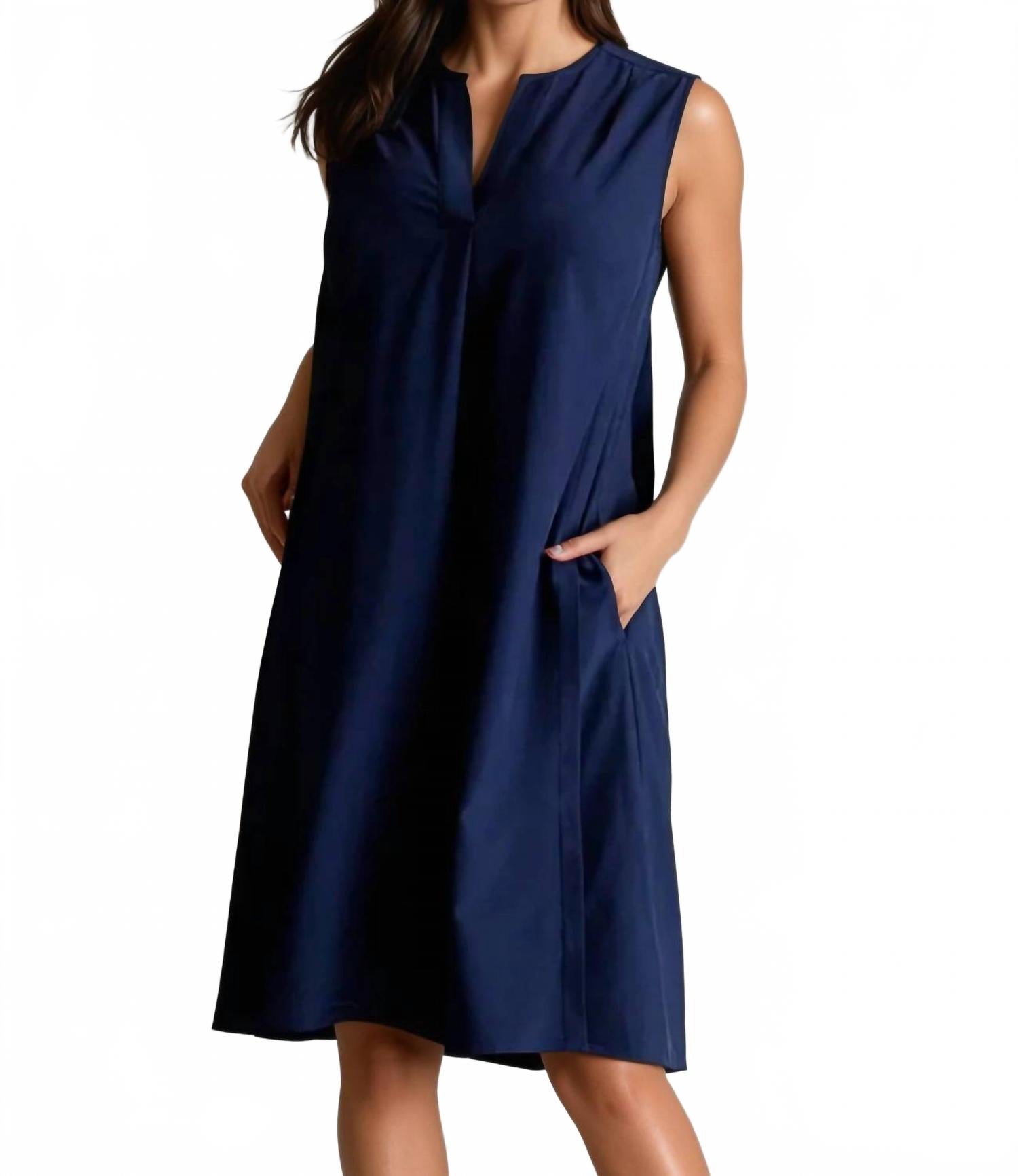 Платье A-Liner в темно-синем цвете Buki 
Платье A-Liner в темно-синем цвете Buki