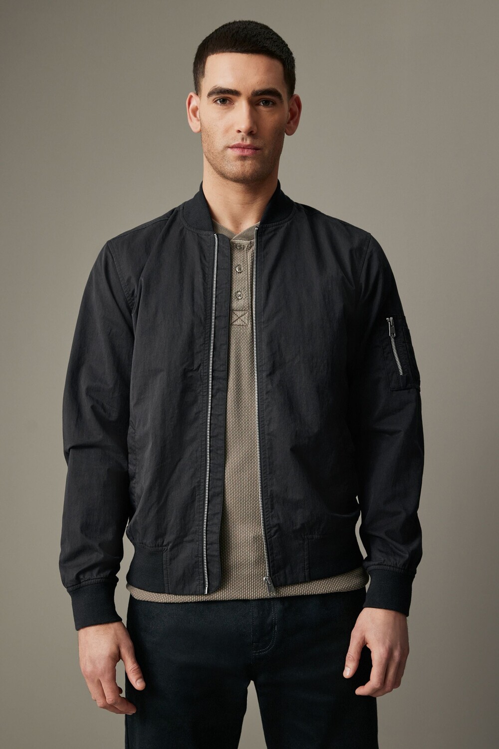 Изменить бомбер Next, черный 
Изменить бомбер Next, черный