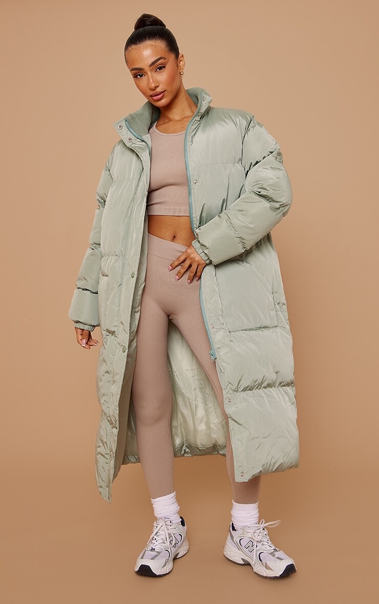 PrettyLittleThing Зеленый макси-пуховик Petite Sage Green
PrettyLittleThing Зеленый макси-пуховик Petite Sage Green