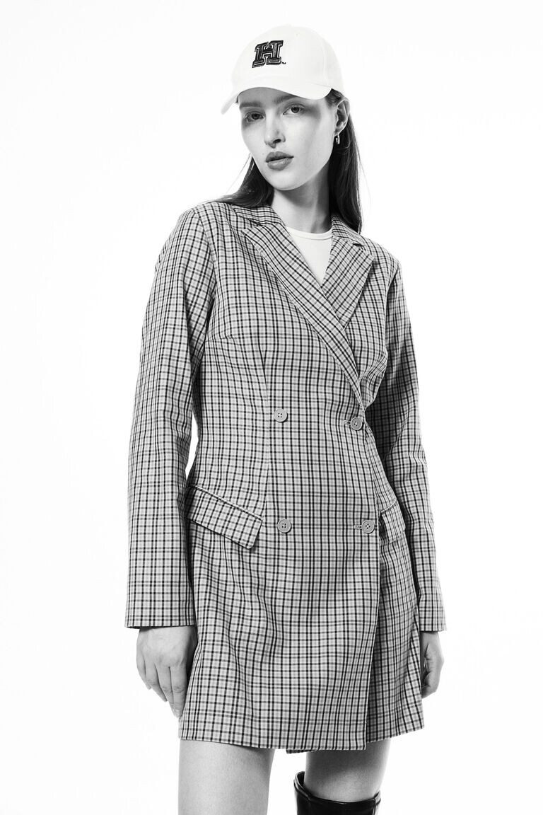 Двубортное платье-блейзер H&M, бежевый 
Двубортное платье-блейзер H&M, бежевый