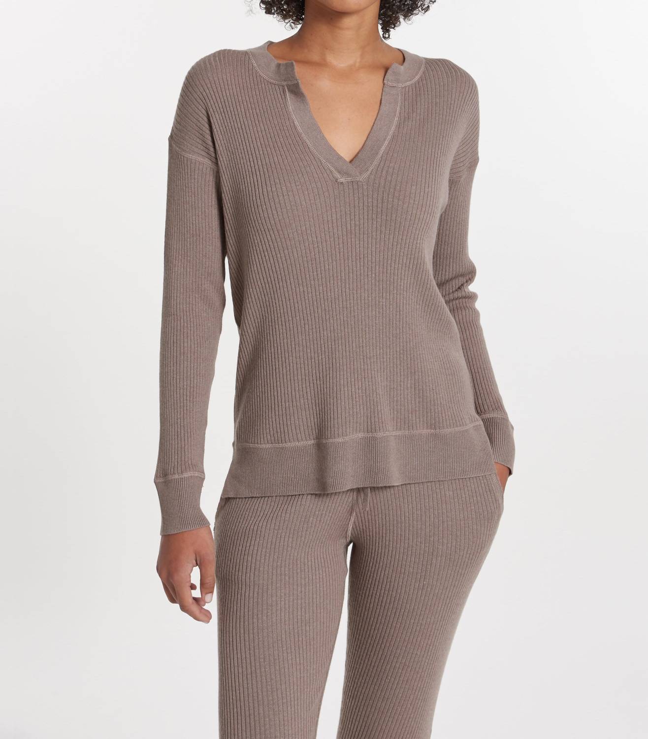 Топ с разрезом на шее Cabo в цвете лесной орех LEIMERE, Hazelnut
Топ с разрезом на шее Cabo в цвете лесной орех LEIMERE, Hazelnut