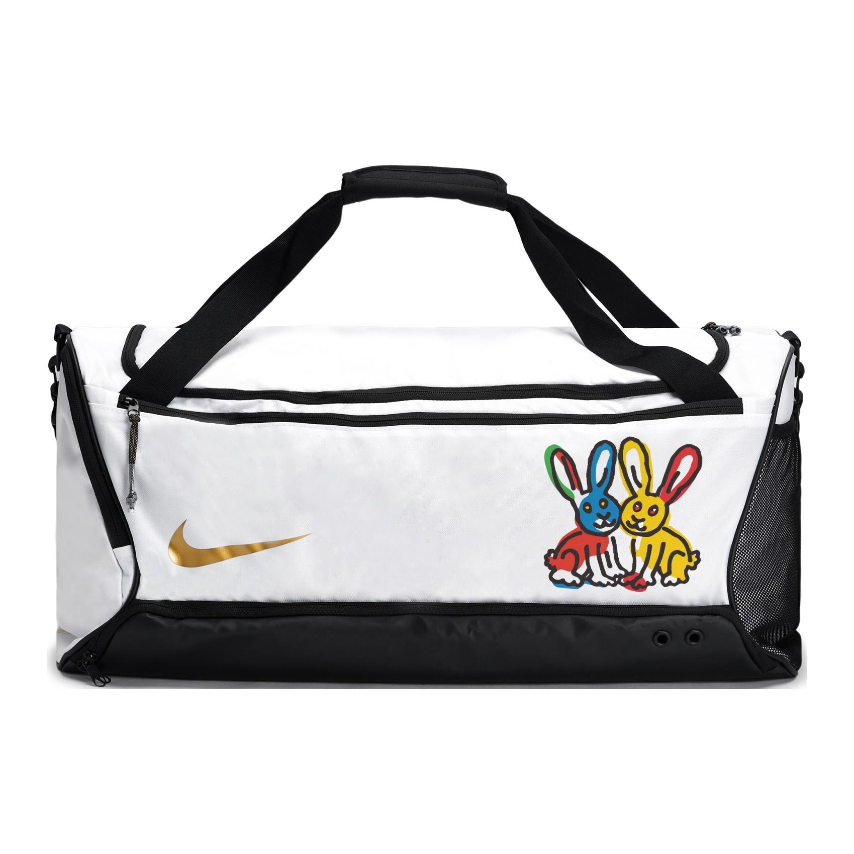 Nike Нейлоновая дорожная сумка для спортзала малого размера унисекс черно-белая, Surreal Rabbit
Nike Нейлоновая дорожная сумка для спортзала малого размера унисекс черно-белая, Surreal Rabbit