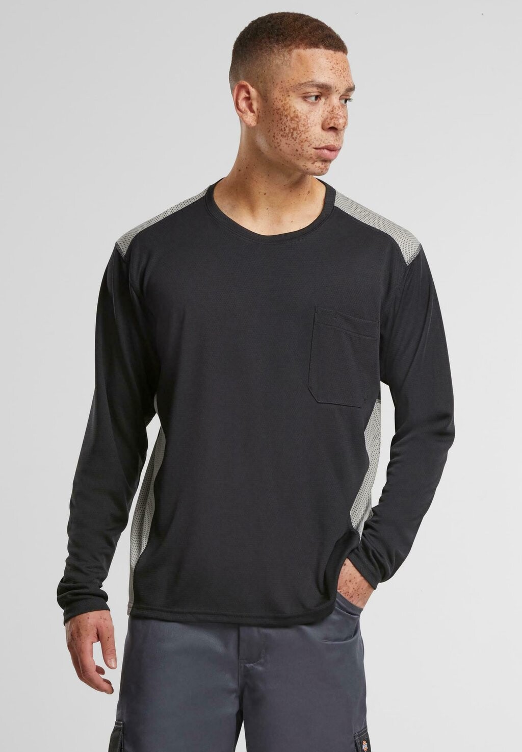 Топ с длинными рукавами WORKWEAR PERFORMANCE TEMP Dickies, черный
Топ с длинными рукавами WORKWEAR PERFORMANCE TEMP Dickies, черный