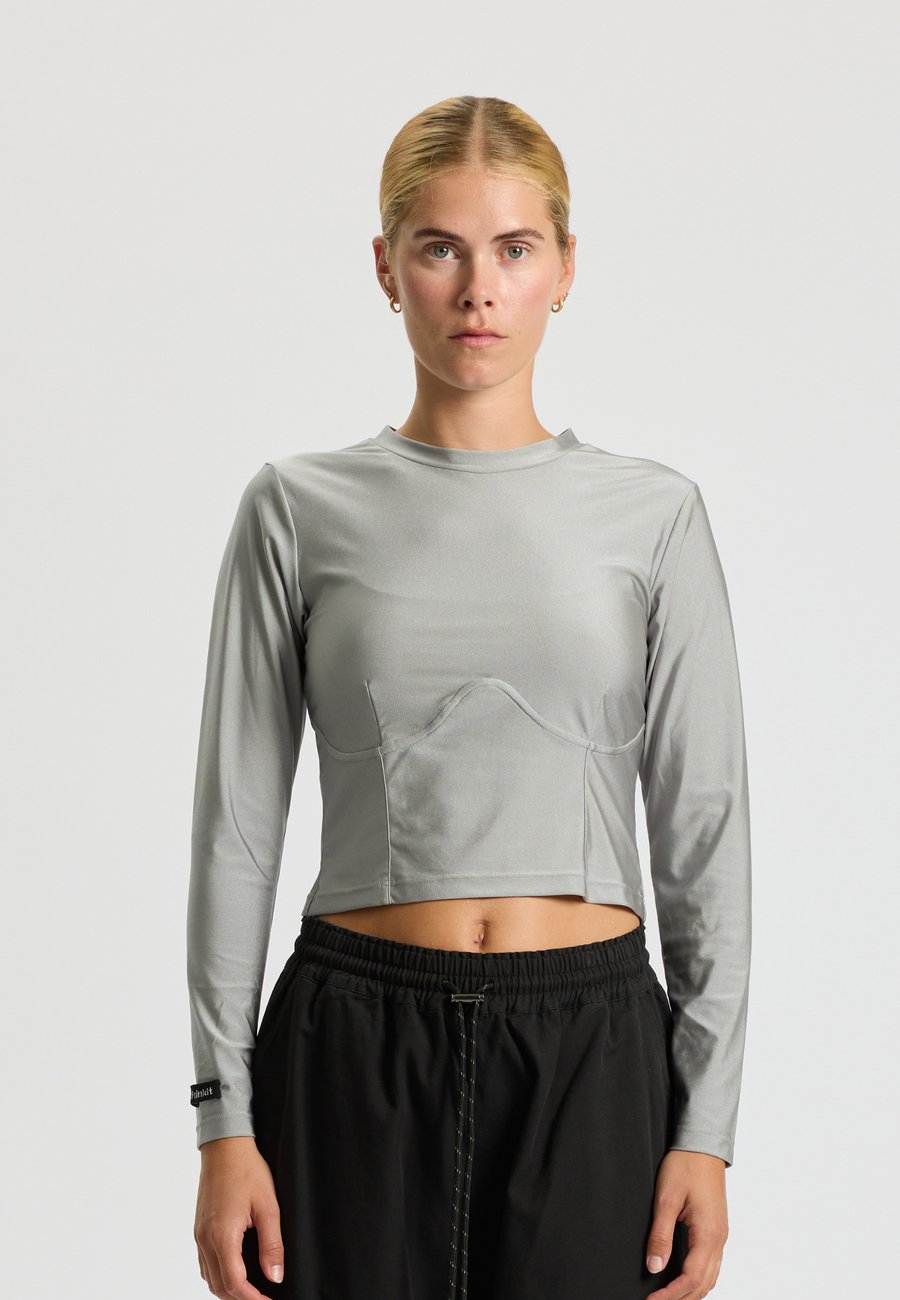 Топ rethinkit studios CURVED NICE SPARK, Silver/Grey
Топ rethinkit studios CURVED NICE SPARK, Silver/Grey