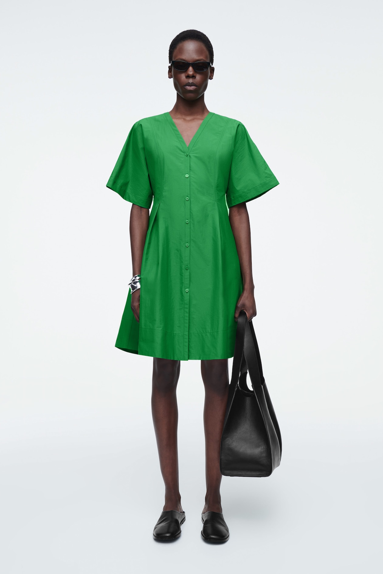 Плиссированное трапециевидное мини-платье COS, зеленый
Плиссированное трапециевидное мини-платье COS, зеленый