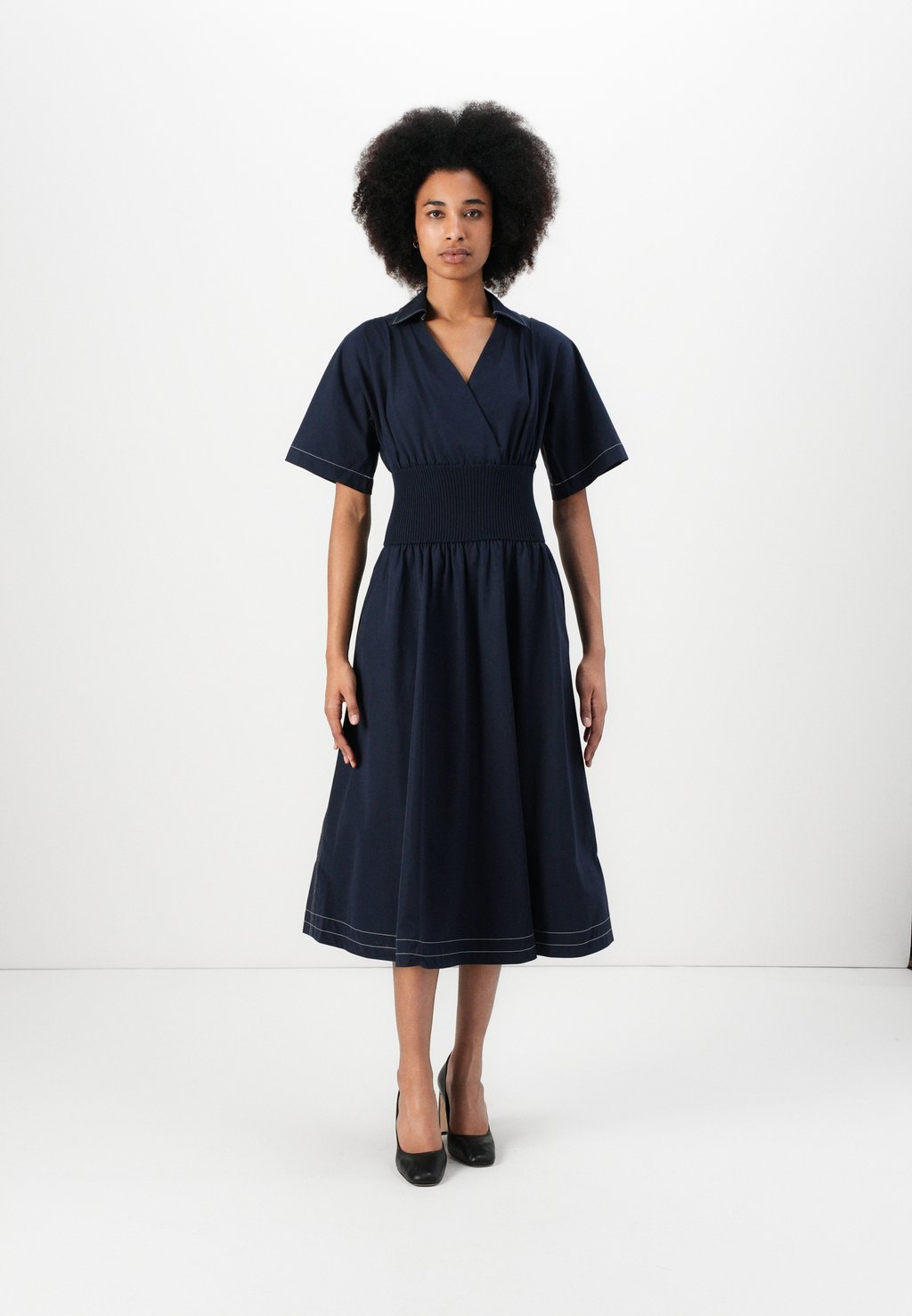 Повседневное платье DAKARI BOSS, темно-синий
Повседневное платье DAKARI BOSS, темно-синий