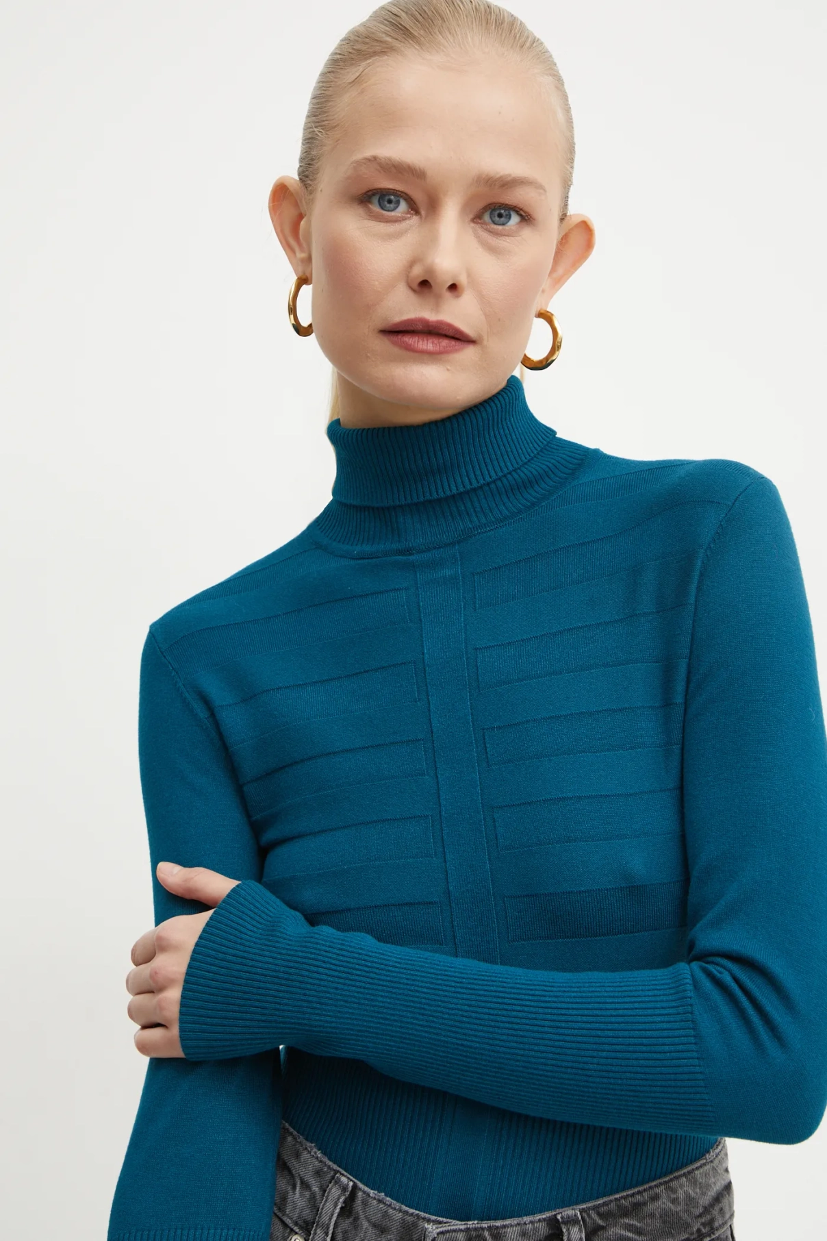 Свитер МЕНТОС.М Morgan, бирюзовый
Свитер МЕНТОС.М Morgan, бирюзовый