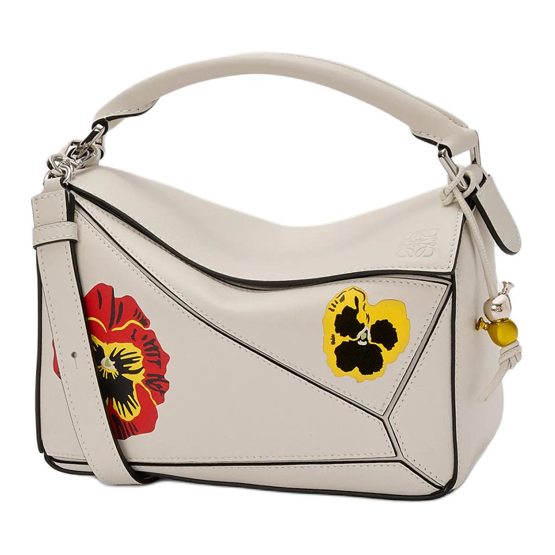 LOEWE Классическая головоломка из мягкой белой кожи коровы маленькая женская сумка через плечо на одно плечо
LOEWE Классическая головоломка из мягкой белой кожи коровы маленькая женская сумка через плечо на одно плечо