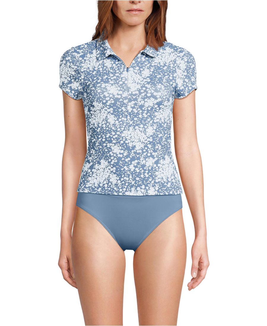 Женская футболка-рашгард SunShade UPF 50 с коротким рукавом из пике с воротником-стойкой Lands' End, Dusk sky meadow ditsy floral
Женская футболка-рашгард SunShade UPF 50 с коротким рукавом из пике с воротником-стойкой Lands' End, Dusk sky meadow ditsy floral