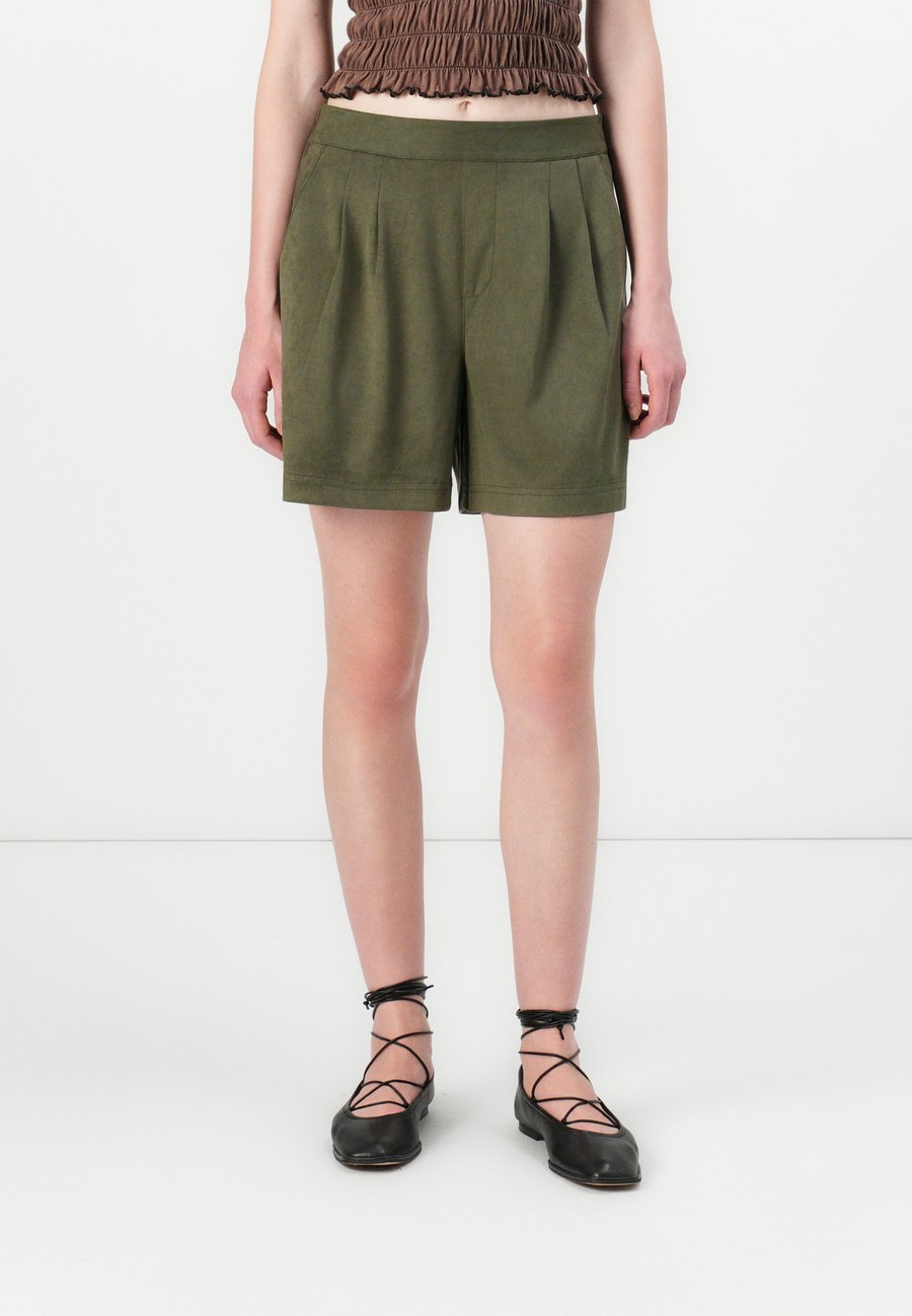 Шорты VILA VICHOOSE, Forest Night/Dark Green
Шорты VILA VICHOOSE, Forest Night/Dark Green