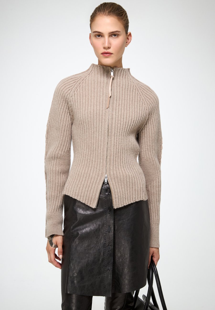 Кардиган VSP Cardigan, Dark Brown
Кардиган VSP Cardigan, Dark Brown