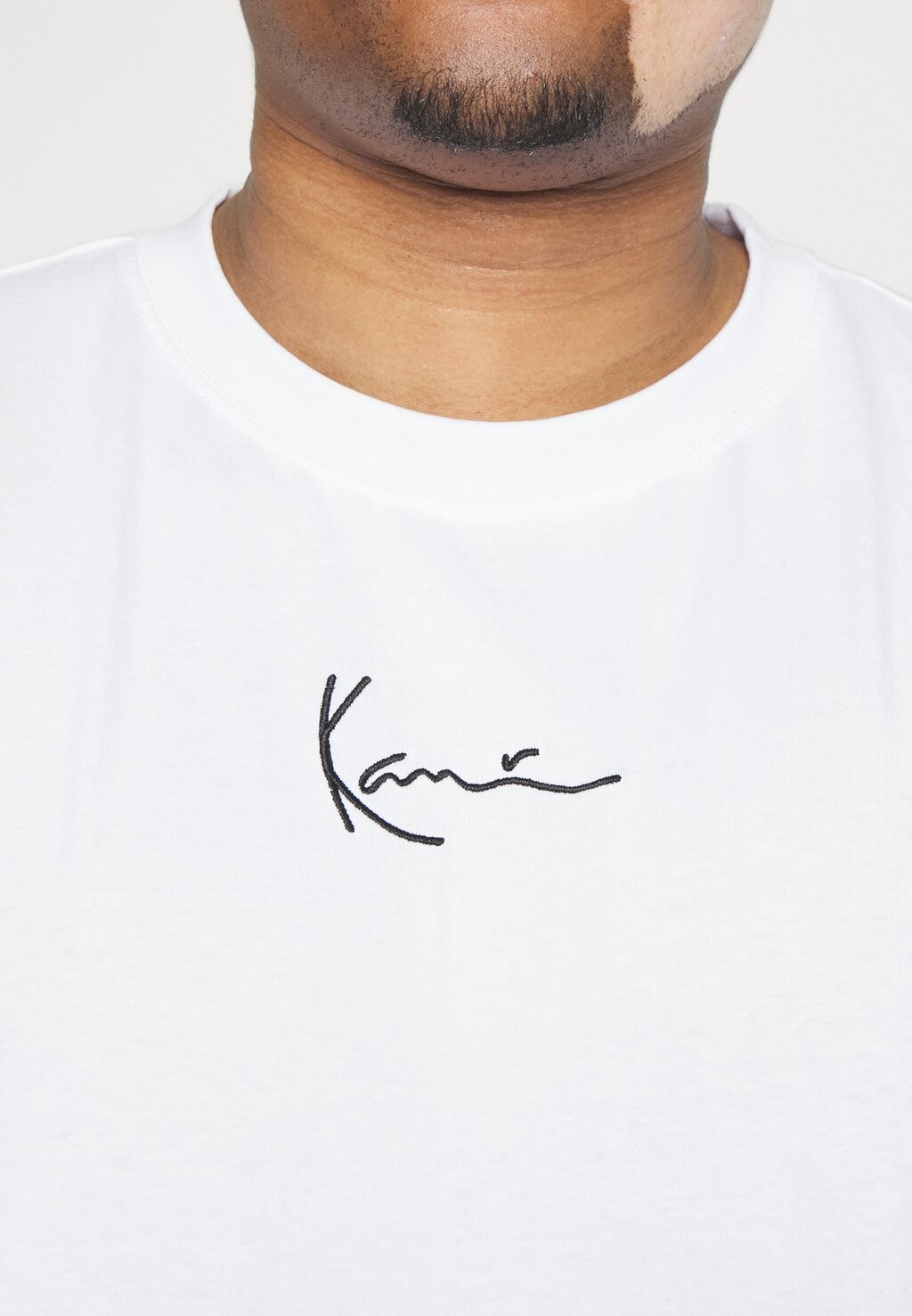 Базовая футболка Small Signature Tee Karl Kani, белая, Белый, Базовая футболка Small Signature Tee Karl Kani, белая
Базовая футболка Small Signature Tee Karl Kani, белая, Белый, Базовая футболка Small Signature Tee Karl Kani, белая