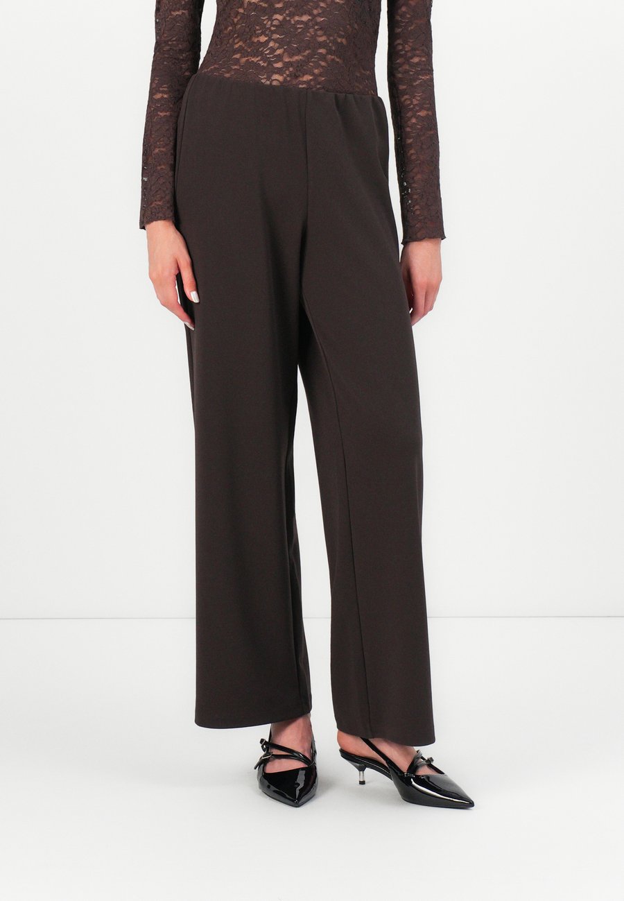 Брюки ONLY ONLBREMEN YO LIFE WIDE PANT, Chocolate Torte/Dark Brown
Брюки ONLY ONLBREMEN YO LIFE WIDE PANT, Chocolate Torte/Dark Brown