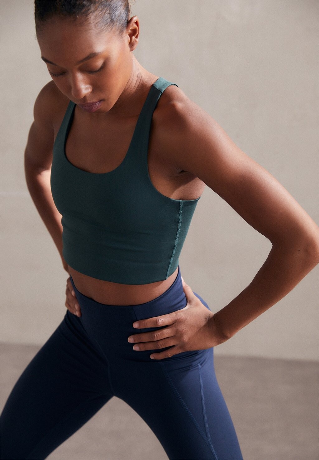 Спортивный бюстгальтер со средней поддержкой PALOMA Girlfriend Collective, мох
Спортивный бюстгальтер со средней поддержкой PALOMA Girlfriend Collective, мох