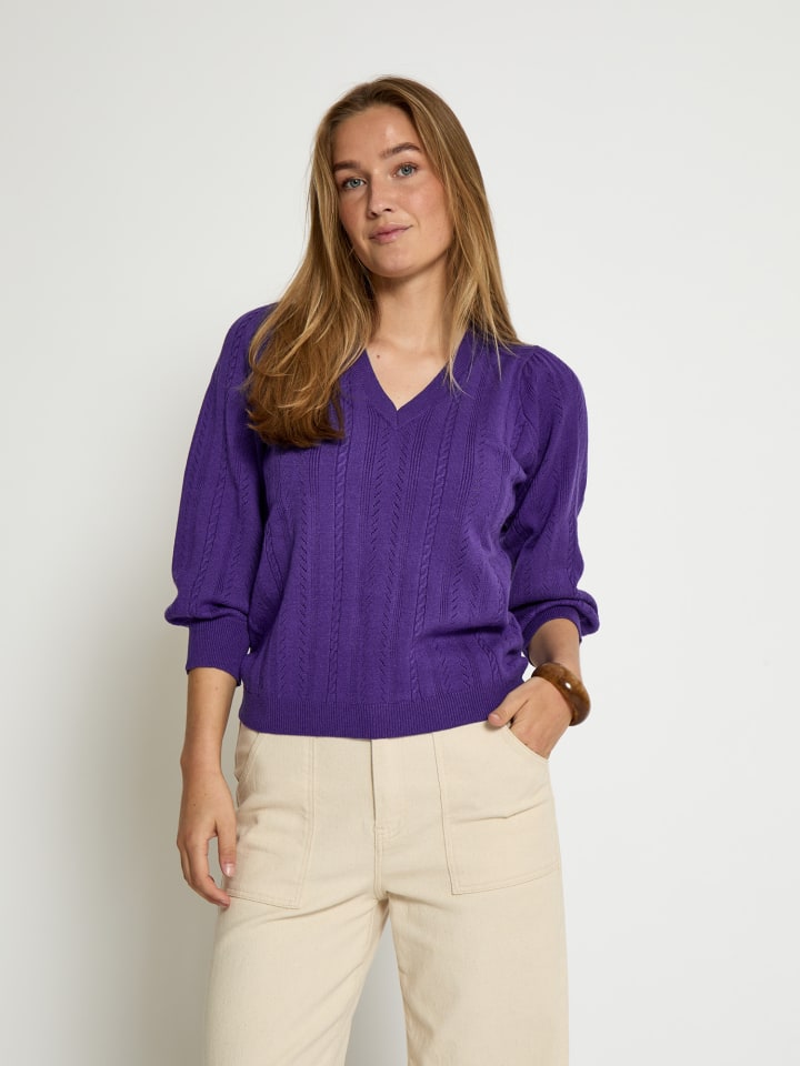 Свитер в цвете Purple Corallites Peppercorn
Свитер в цвете Purple Corallites Peppercorn