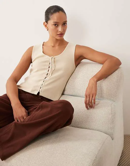 Бежевый кардиган крючком Mango Teen
Бежевый кардиган крючком Mango Teen