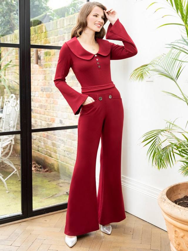 Расклешенный комбинезон HotSquash, цвет Wine 
Расклешенный комбинезон HotSquash, цвет Wine