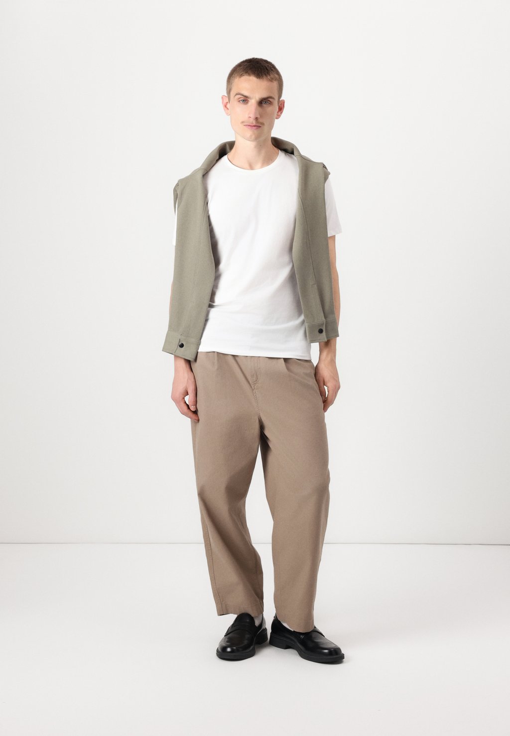 Базовая футболка SLHROLAND O NECK TEE 3 PACK Selected Homme, черный
Базовая футболка SLHROLAND O NECK TEE 3 PACK Selected Homme, черный